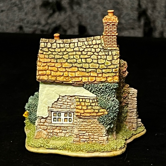 Lilliput Lane | Kiln Cottage | Collectors' Club - Picture 6 of 13